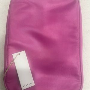 Hanging travel makeup bag, never been used, tag still on